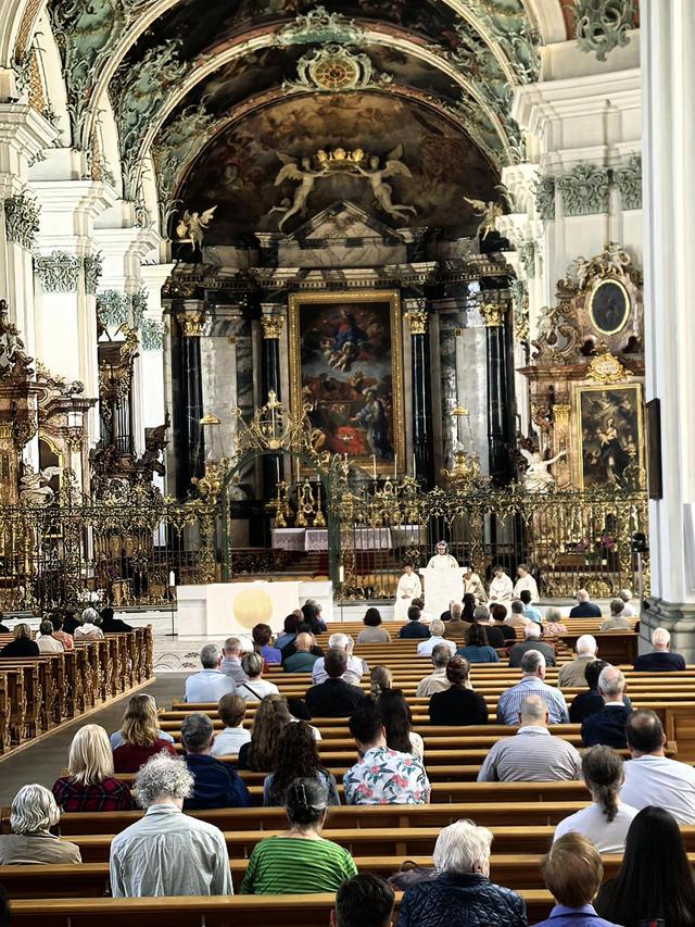 晚潮｜圣加仑的书卷与凸窗