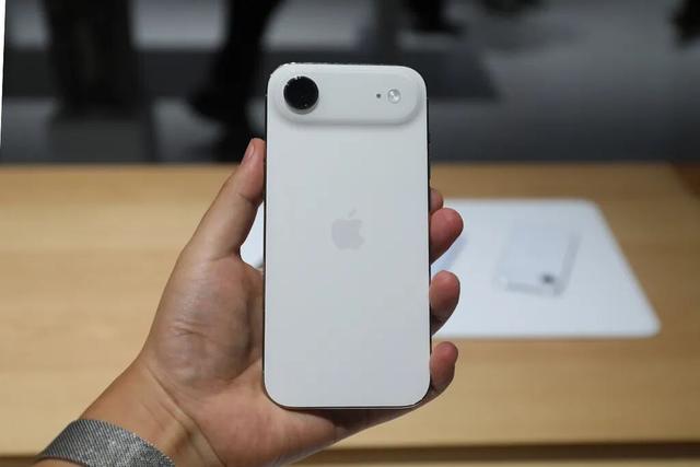 iPhone Air真机惊艳，一小时极限体验苹果秋季全系新品