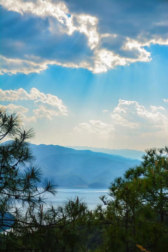 【冬季暖阳 凉山不凉】最全美食美景旅行攻略出炉！第一次来泸沽湖旅游必看！