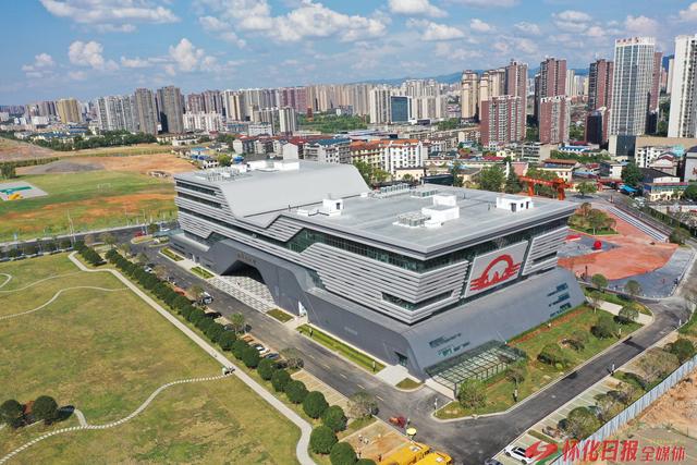 阳光下的 “文化新地标”