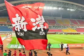 中国足球职业联赛首位“09后”球员来了！是位成都小伙，才16岁图片