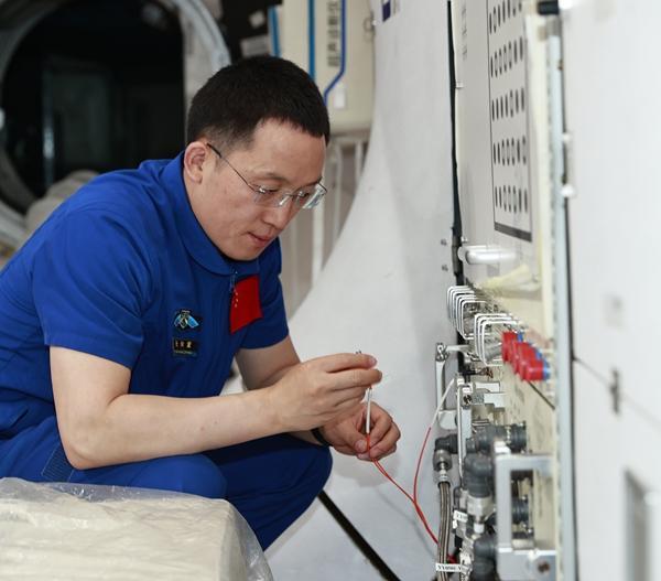 做国家需要的事，做国家需要的人