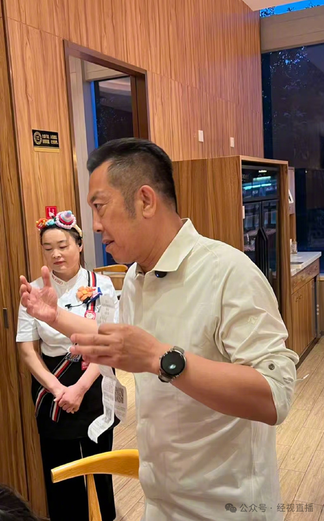 罗永浩再发声：私下道歉已经不管用了，必须公开道歉