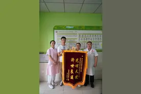 孩子常年生病急坏“95后”新手爸妈  儿科医生“良药”治病更治“心”图片