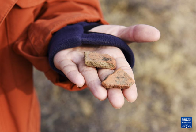 新华社丨徒步山野间 守护红山文化