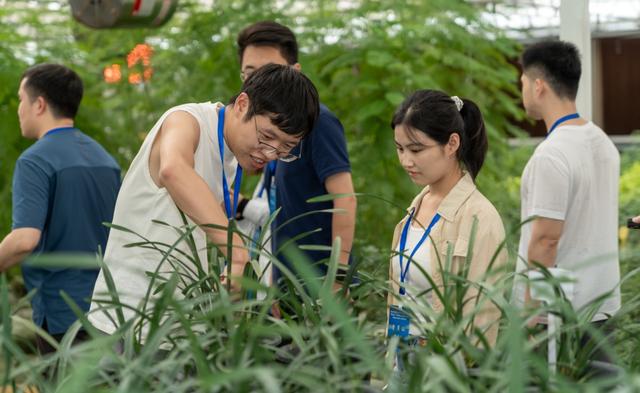 “领航计划”青年科技人才国情研修活动在三峡坝区启动