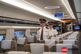 渝昆高铁川渝段首发司机余永桥：顺利开通背后是2000余个车次零失误图片