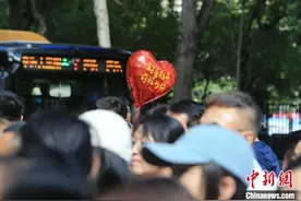 2025年全国高考大幕拉开图片