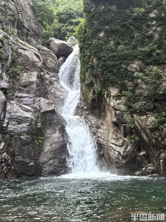崂山北九水：流水潺潺，景色宜人