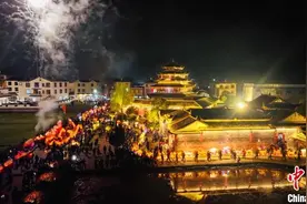 （八闽千姿）客家古村闹春田 游灯民俗祈丰年图片