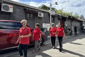 胡同里有支“奶奶消防队”图片