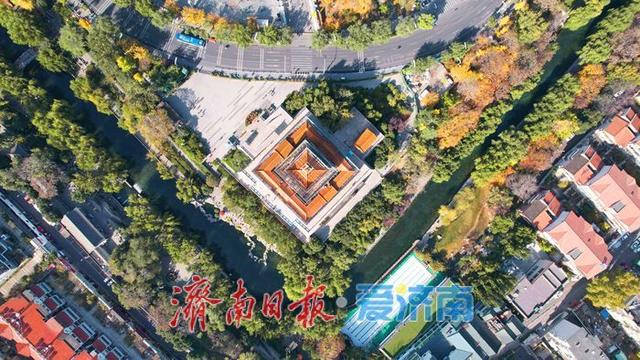 一年四季 泉在济南丨济南护城河初冬景如画 游人打卡赏斑斓