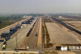 中老铁路国际货物运输突破1000万吨图片