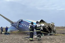 阿塞拜疆航空客机失事现场找到第二个黑匣子图片
