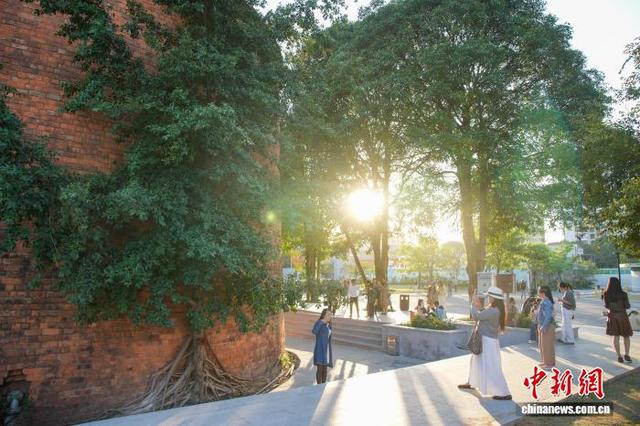 广西南宁：老油库“变身”工业风网红街区