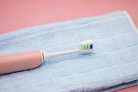 价格相差100倍的电动牙刷有何区别？关键看这个参数图片