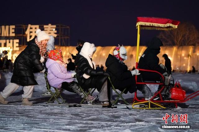 黑龙江铁力年丰村“冰雪嘉年华”正式亮相