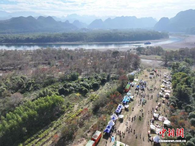 2025桂林漓江徒步大会吸引万人向漓江而行