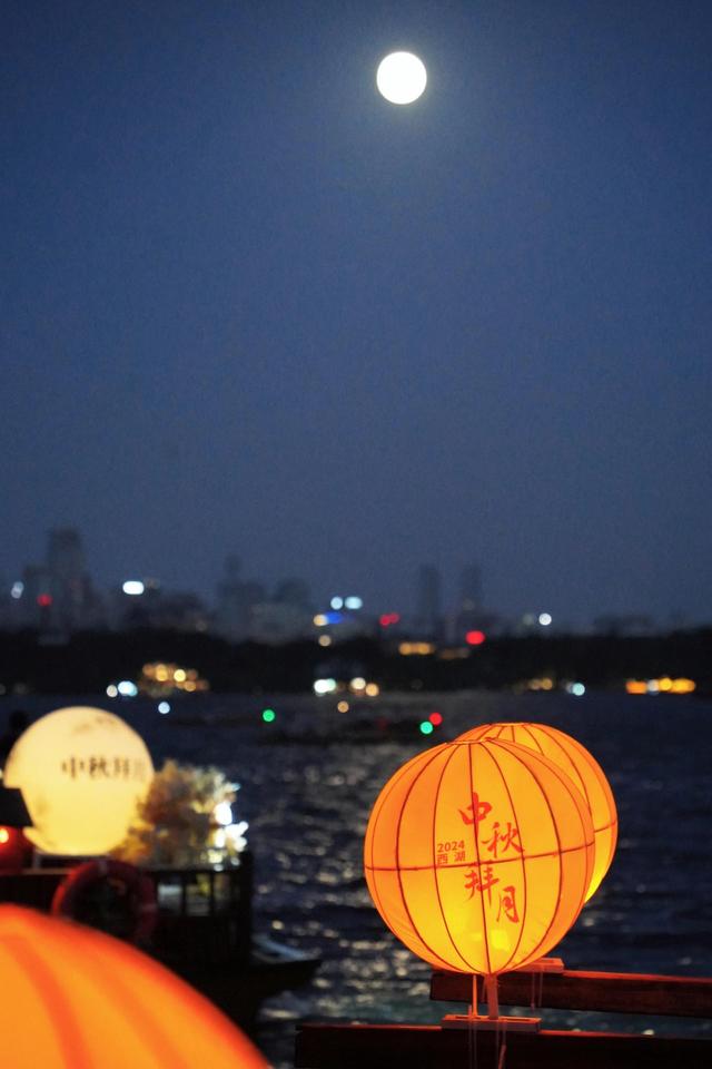 年年爆火！即将回归！西湖边这一幕又将刷屏