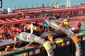 孟加拉国首个海陆一体超大型石油储运工程成功投油图片