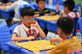与国手车轮战，武汉1400多名小棋手大战“楚河汉界”图片