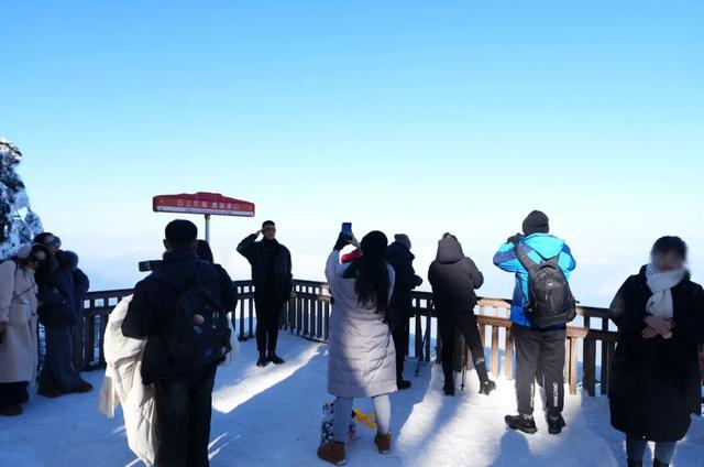 “云上瓦屋” 上线！本周绝美云海频出，这仙境谁看谁震撼！