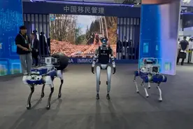 酒驾初筛、河中打捞，智能机器人+无人机探索智慧警务新模式图片