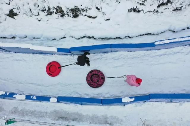 【超级福利】1小时直达成都“小瑞士”！冰雪徒步/雪地魔毯/音乐会/NPC巡游……