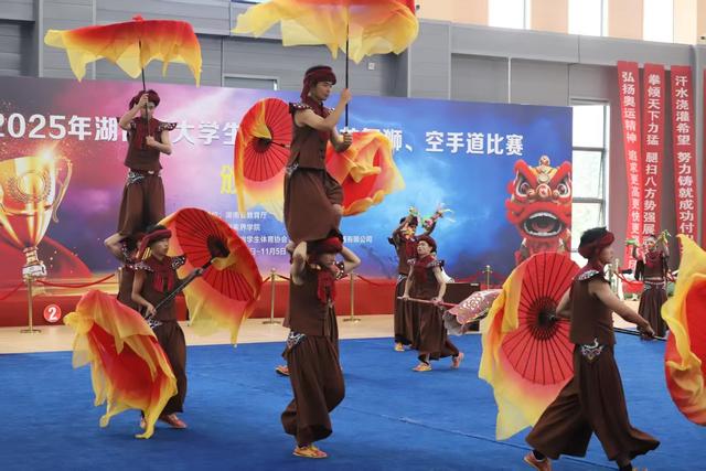 元宵节，中国龙舞“国家队”来泸县了丨全国龙舞“闹”泸县