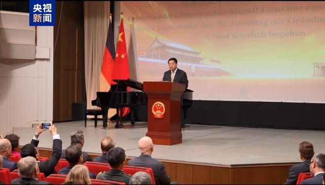 广受赞誉！《窗外是蓝星》宣传片在德国多地亮相