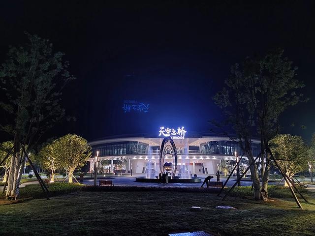 从“路过”到“留下”： 平塘“天空之桥” 开创桥旅融合全新典范