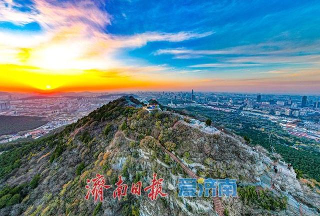 一年四季 泉在济南丨初冬千佛山绝美晚霞 落日余晖映天际