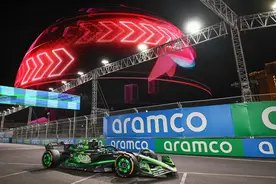 （体育）赛车——F1拉斯维加斯大奖赛：排位赛赛况图片