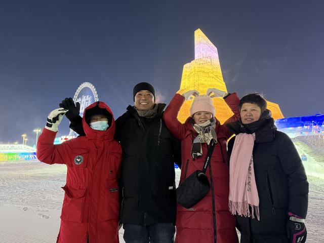 特写：为采冰工匠，提前点亮这座冰雪乐园