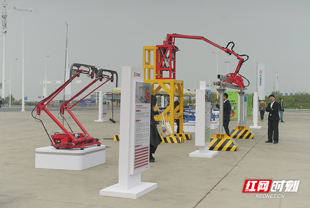 组图丨精彩亮点在这里，2025中国国际轨博会上演科技“炫技”