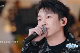 白举纲演唱《是我》，嗓音低沉雄厚，唱出对未来的美好憧憬 #十七号音乐仓库图片