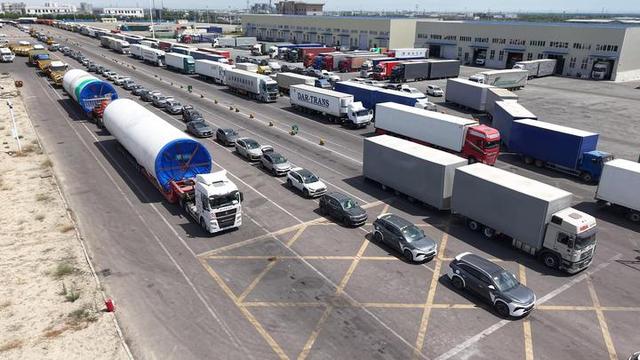 边境口岸听发展｜“火热”的口岸见证开放新活力