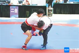 第十二届全国少数民族传统体育运动会多个代表队开展民族式摔跤训练图片