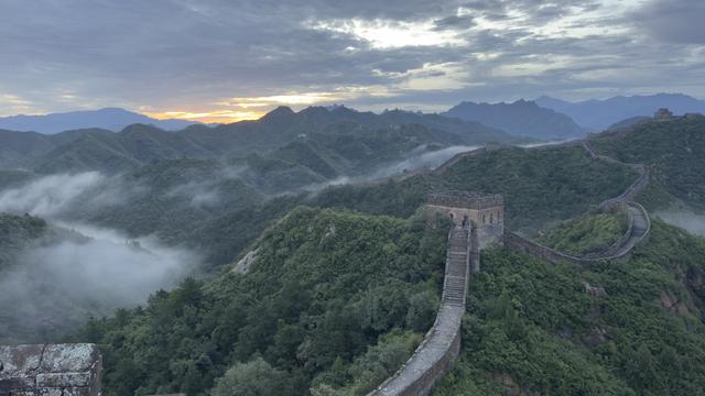 河北滦平：雨后金山岭，云蒸霞蔚美如画卷