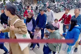 探究汽车奥秘 体验科技魅力——山东理工小博士幼儿园开展亲子社会实践活动图片