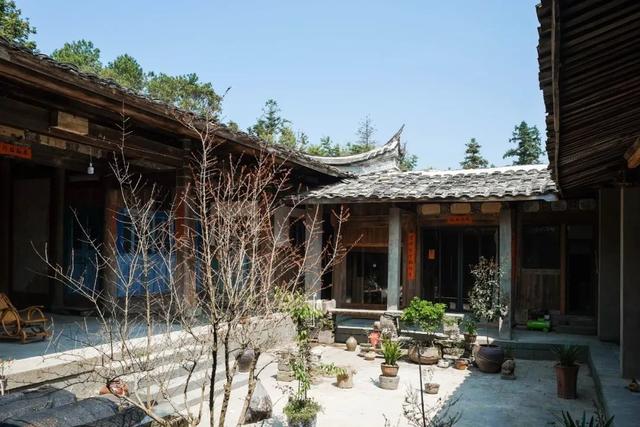 8个好友在福建抱团山居：减少物欲，尝试在山里养育下一代