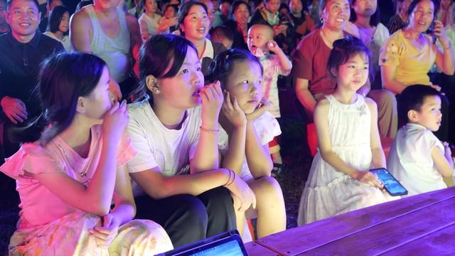自然凉＋音乐潮！松桃黔东草海激活夏季出游新玩法