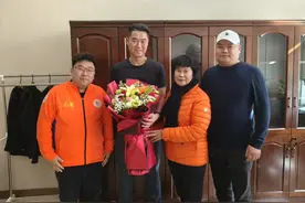 重返泰山队效力！宿茂臻新身份“官宣”图片
