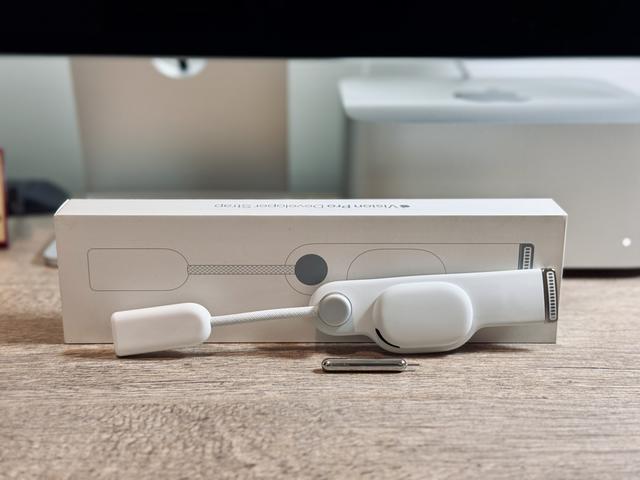 消息称苹果明日为 M5 Vision Pro 推新开发者头带