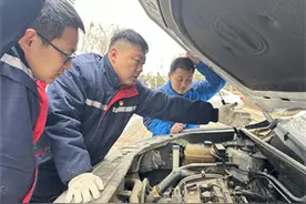 高级技师志愿行，走进科技园区为汽车“义诊”服务图片