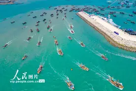 山东日照：黄渤海海域全面开渔图片