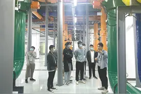 AI重塑高校计算机通识课 对老师的专业素养和教学能力要求更高图片