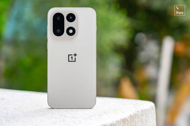 一加 15 原色沙丘：十年了，还不将就吗？