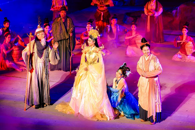 五台山梵境里文旅小镇开园 开启五台山夜游新体验