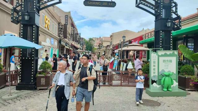 中山路老城区游客热情不减，岛城旅游“热”度不降